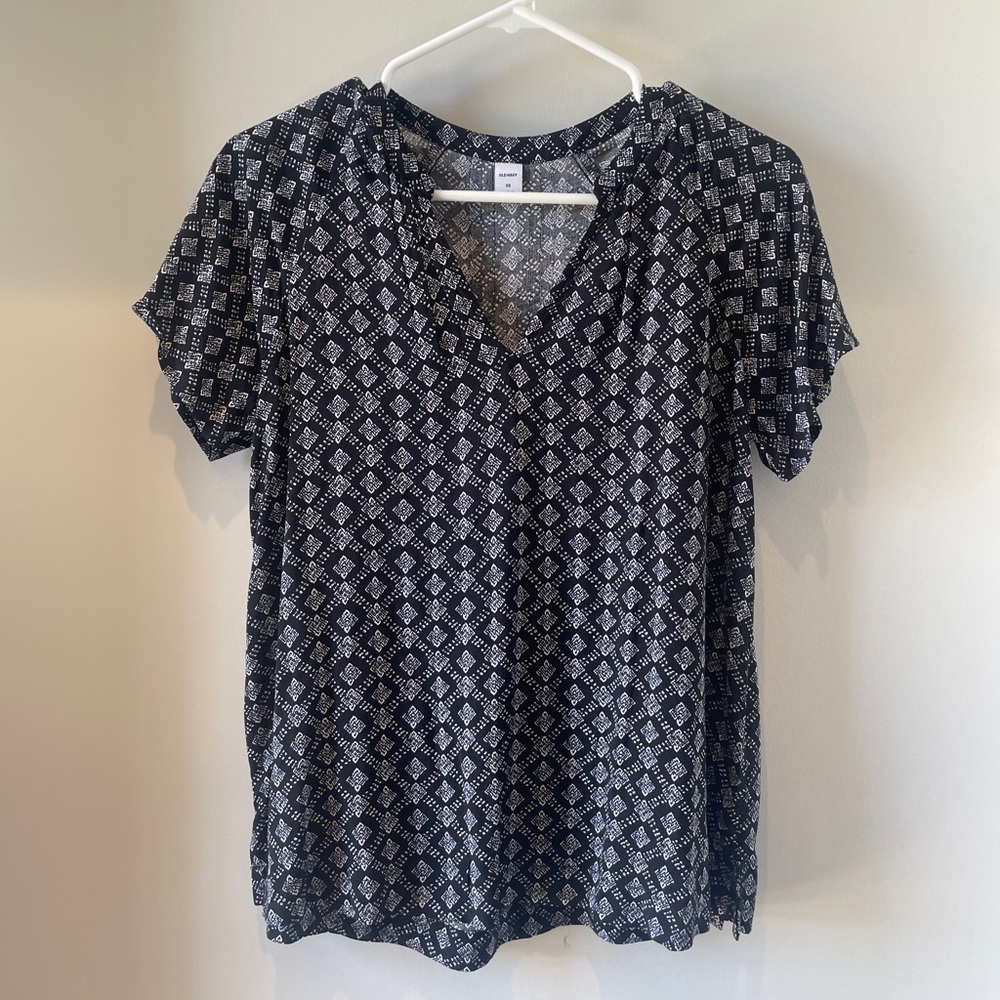 Old Navy XS Top Black White Pattern Flowy